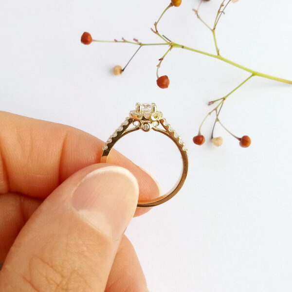 Blanc - pierścionek zaręczynowy z brylantami z żółtego złota - Marcin Czop Autorska Pracownia Biżuterii #5